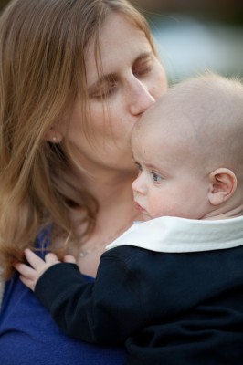 Amanda giving Austin a smooch